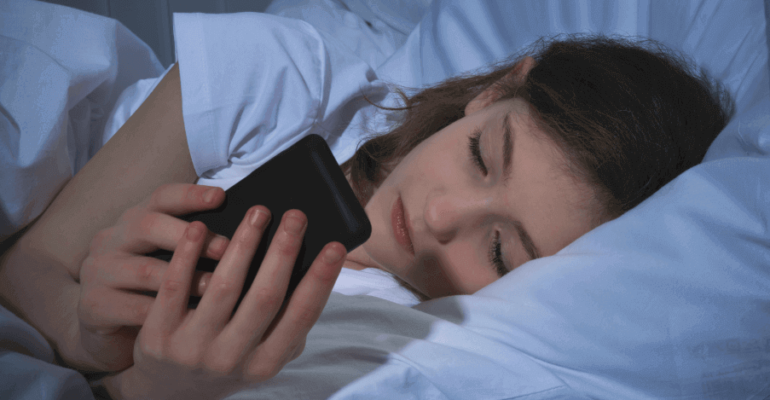 5 Effective Ways to Control & Monitor Online Activities of Kid’s Smartphone at Bedtime