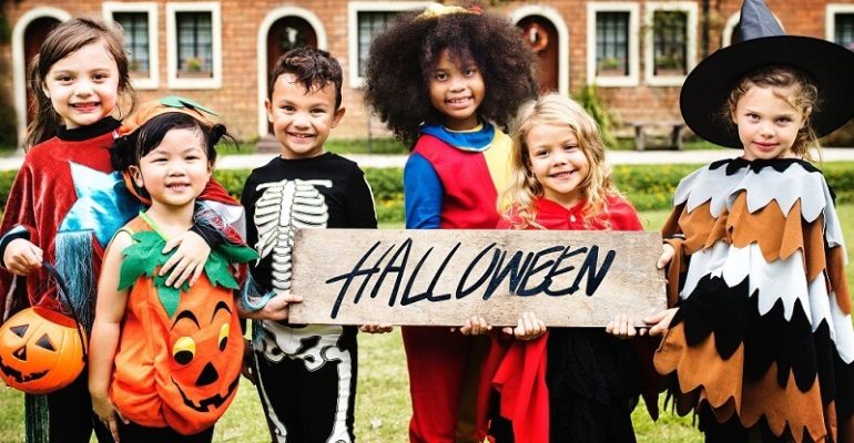 Halloween Alert – How to Track Kids Location & Activities During their Halloween Party?