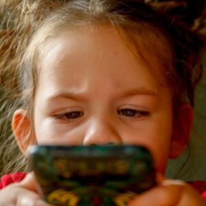 How to Avoid Excessive Screen Time For Your Child During Quarantine?