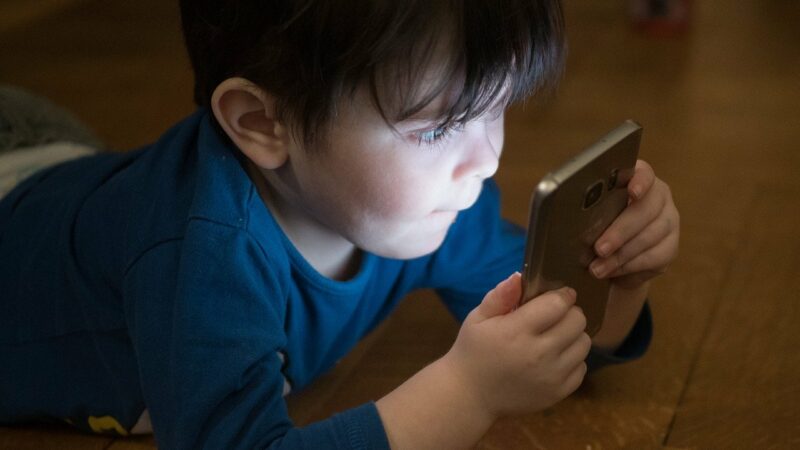 kid-using-phone.jpg