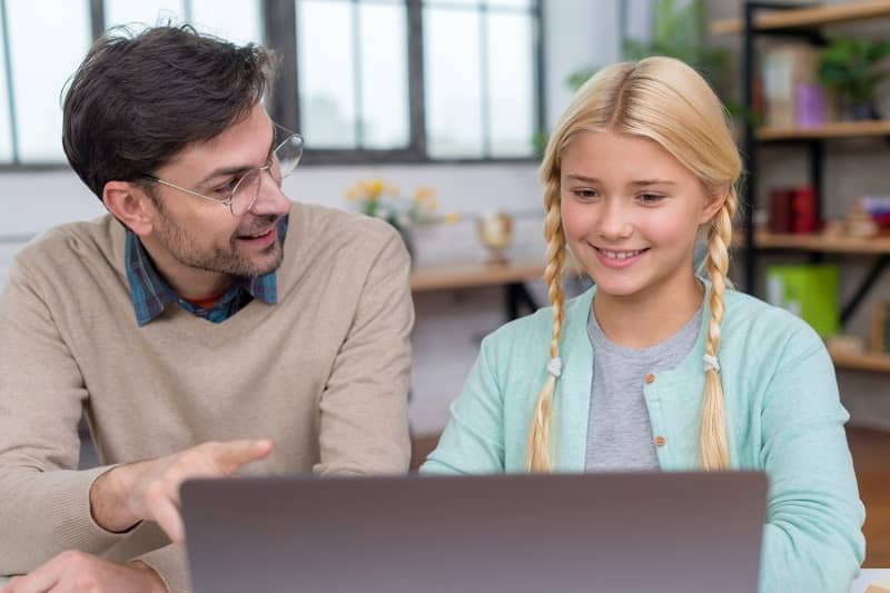 Guiding Digital Responsibility by parents